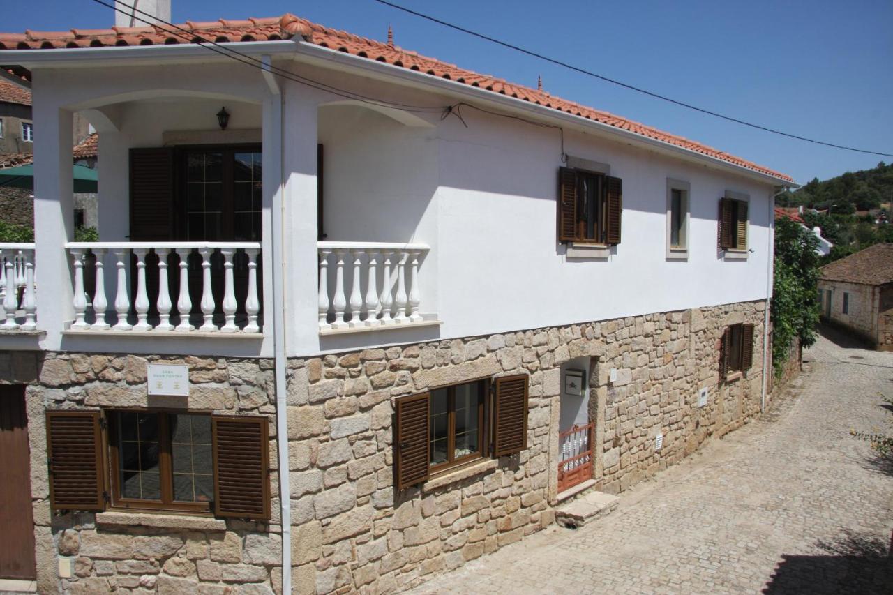 Casa Duas Fontes Hébergement de vacances *
